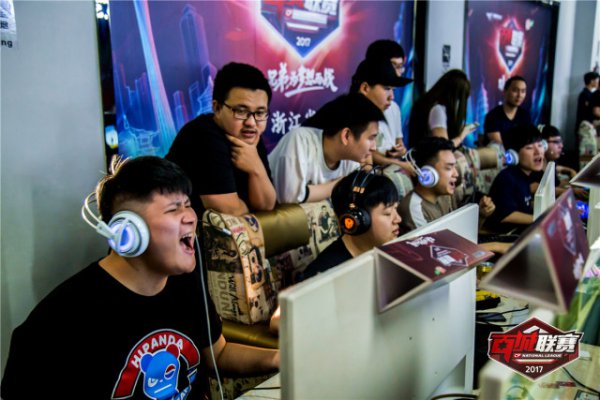 山体滑坡的 山体滑坡的